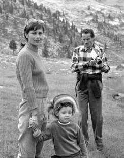 vittorio gassman con juliette mayniel e il figlio alessandro 1