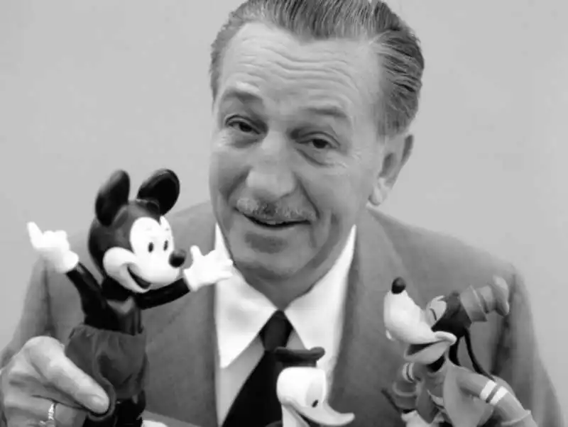 WALT DISNEY 