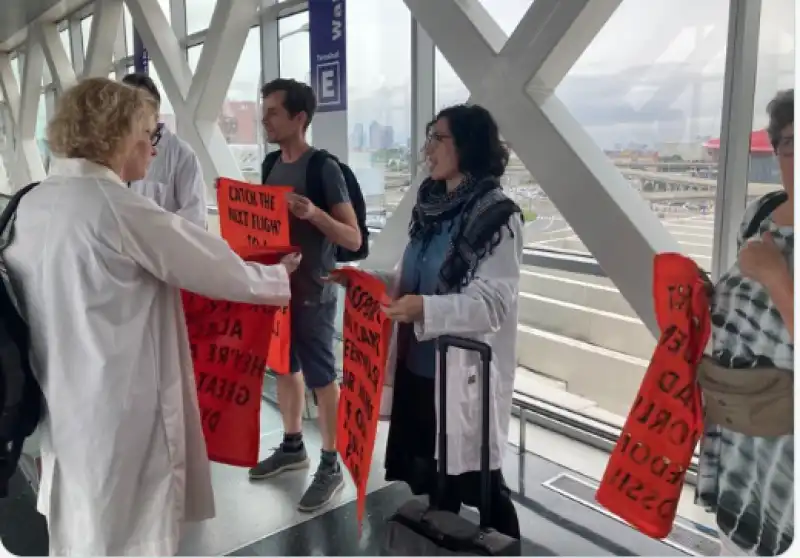 aeroporto francoforte proteste ambientalisti ultima generazione