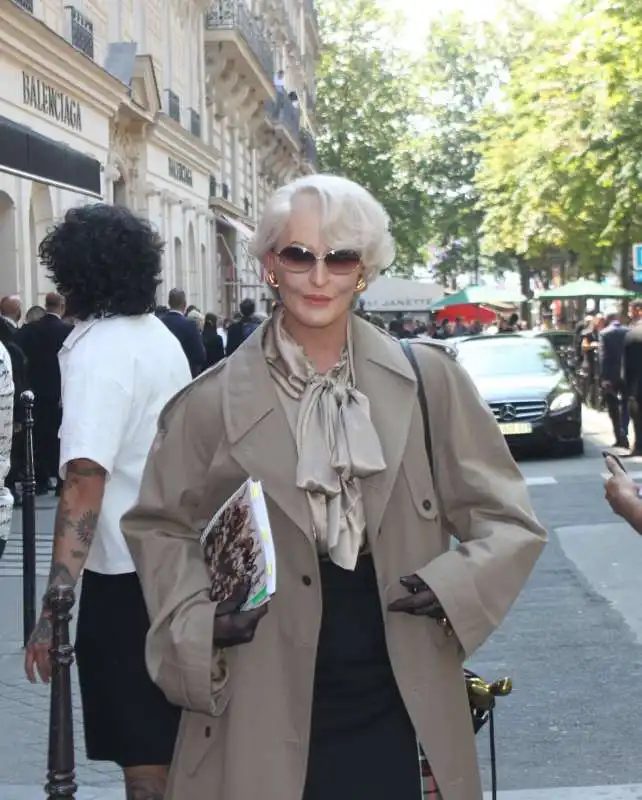 alexis stone nei panni di miranda priestly  1