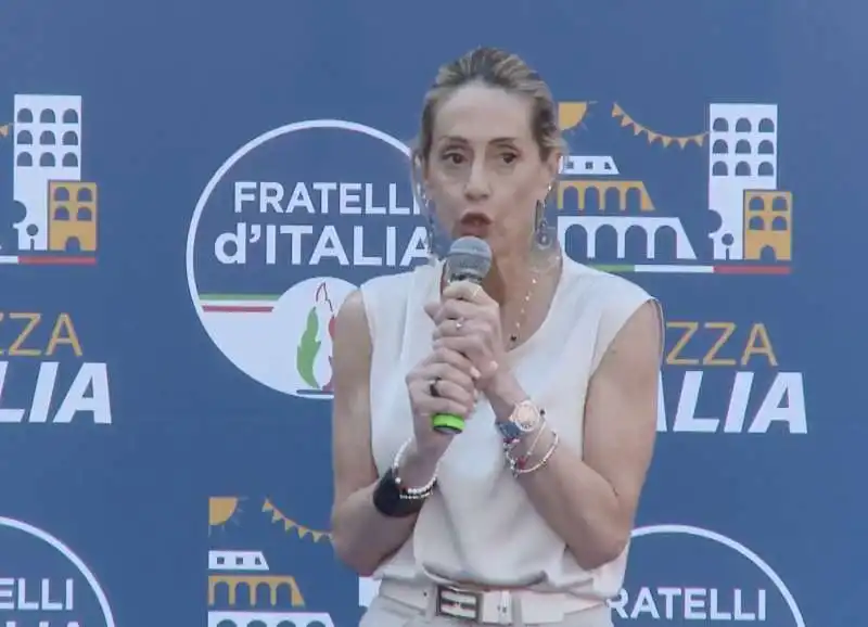 arianna meloni   piazza italia   la festa di fratelli d italia roma    2