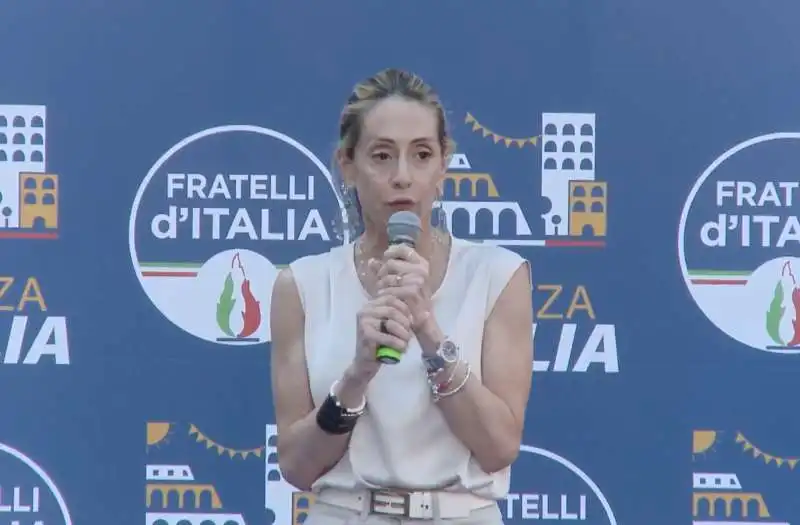 arianna meloni   piazza italia   la festa di fratelli d italia roma    5