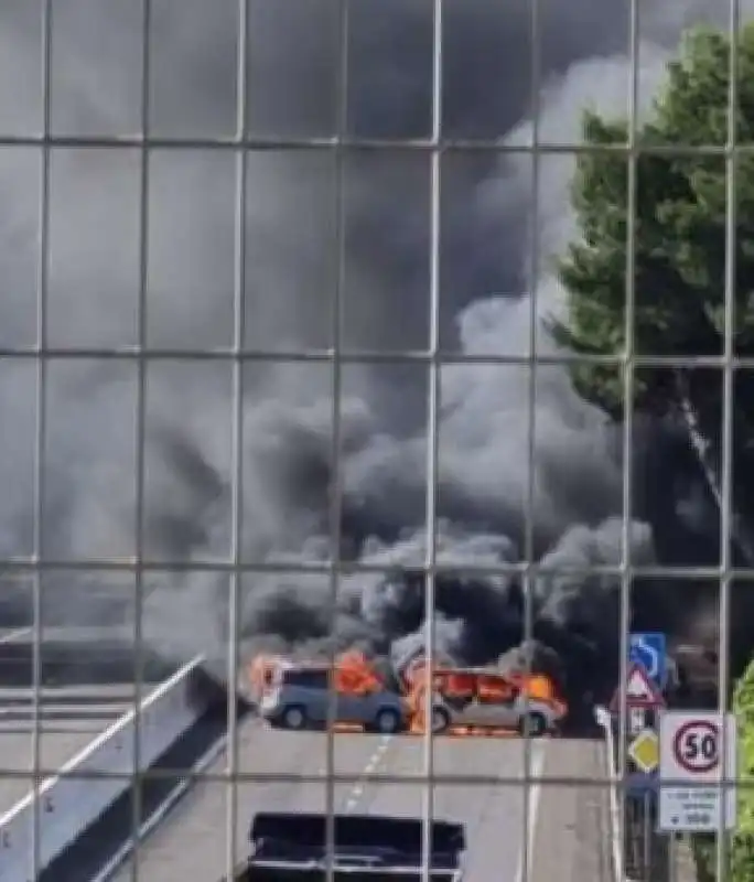 assalto a un portavalori sulla statale Brindisi Lecce 