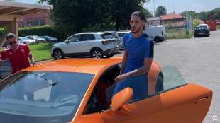 baby gang esce dal carcere in lamborghini 3