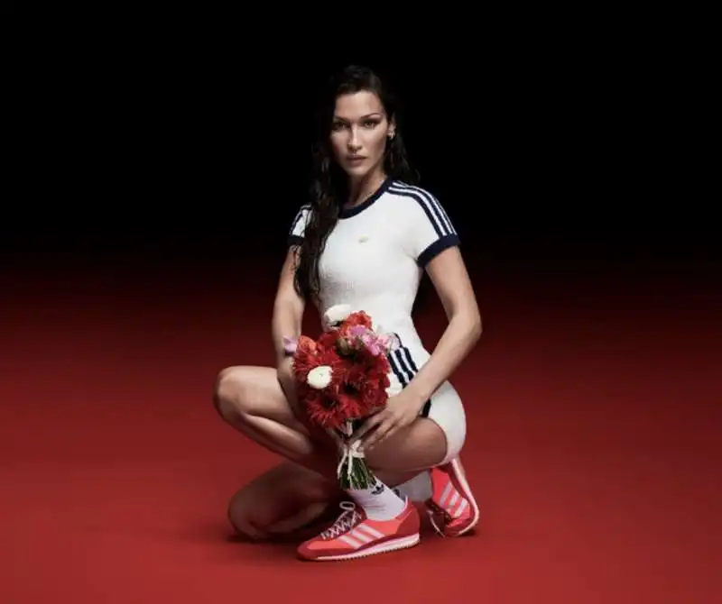 BELLA HADID - ADIDAS SL 72