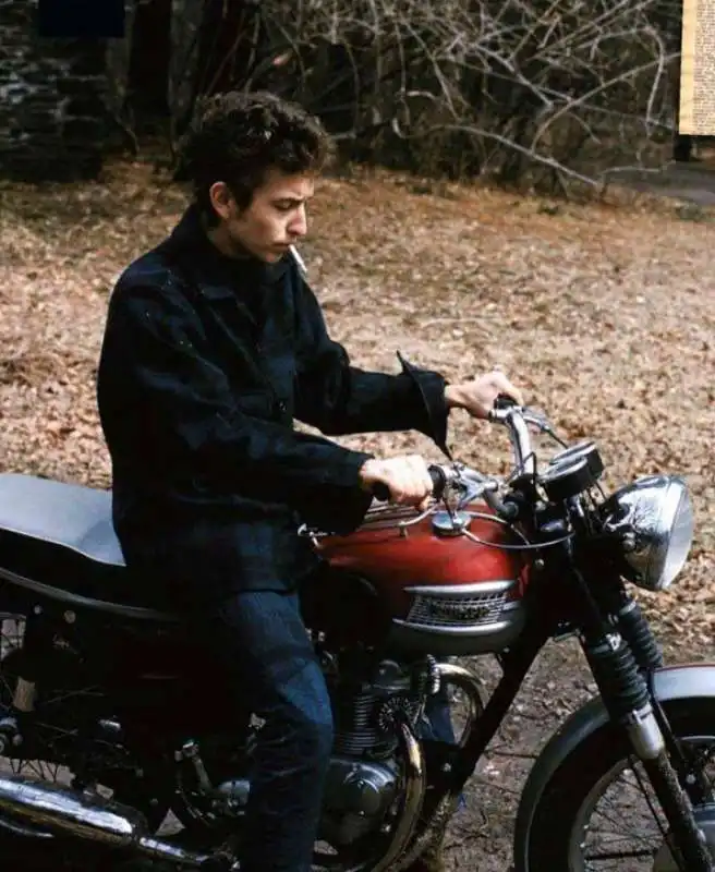 bob dylan in moto  1