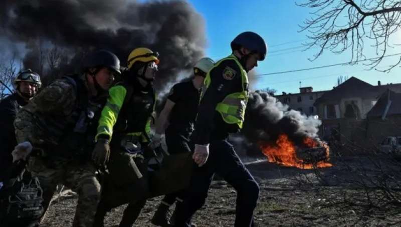 bombardamenti russi contro soccorsi ucraini 2