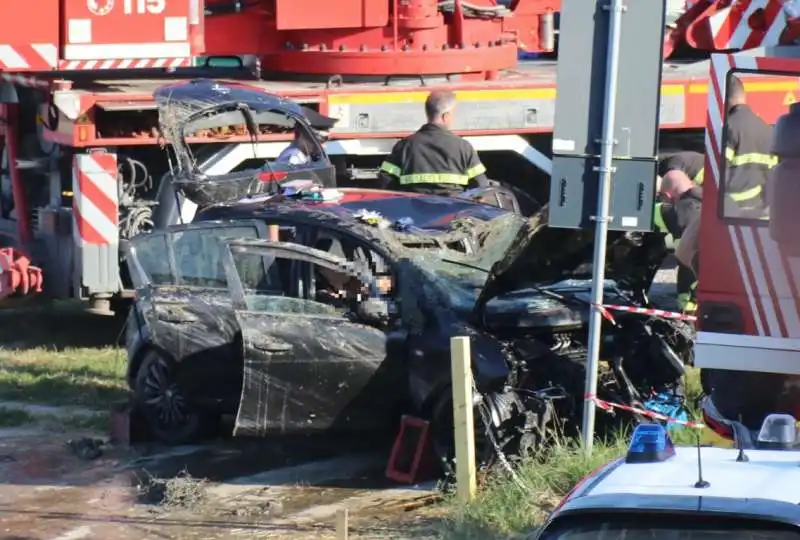 casalmaggiore   auto finisce nel fiume po  3