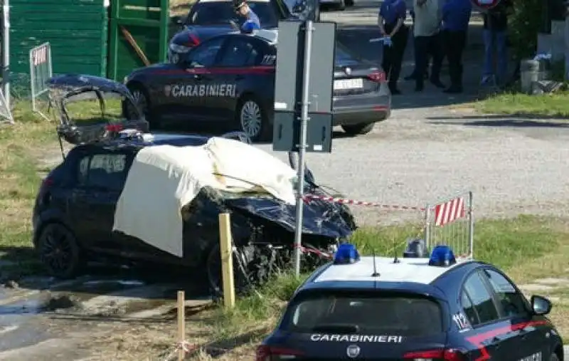 casalmaggiore   auto finisce nel fiume po  4