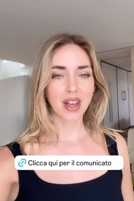 chiara ferragni legge il comunicato sulla decisione dell antitrust 1