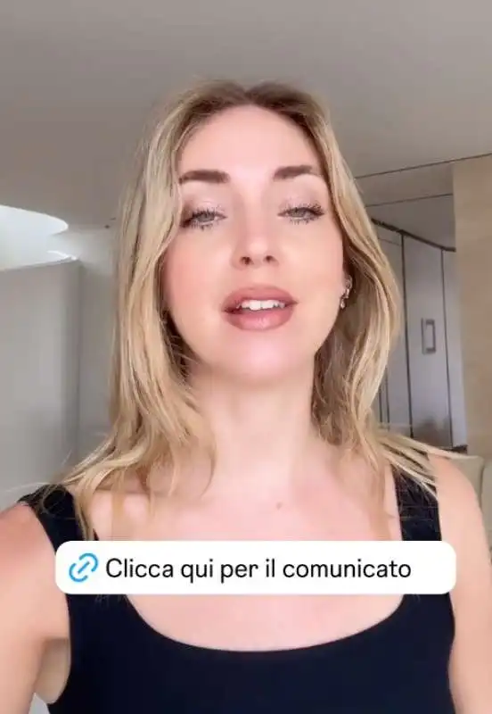 chiara ferragni legge il comunicato sulla decisione dell antitrust 2