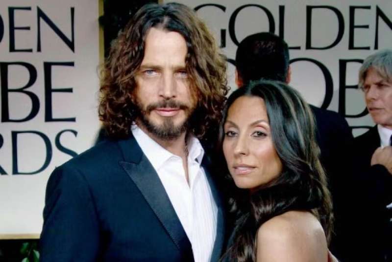 CHRIS CORNELL E LA MOGLIE VICKY