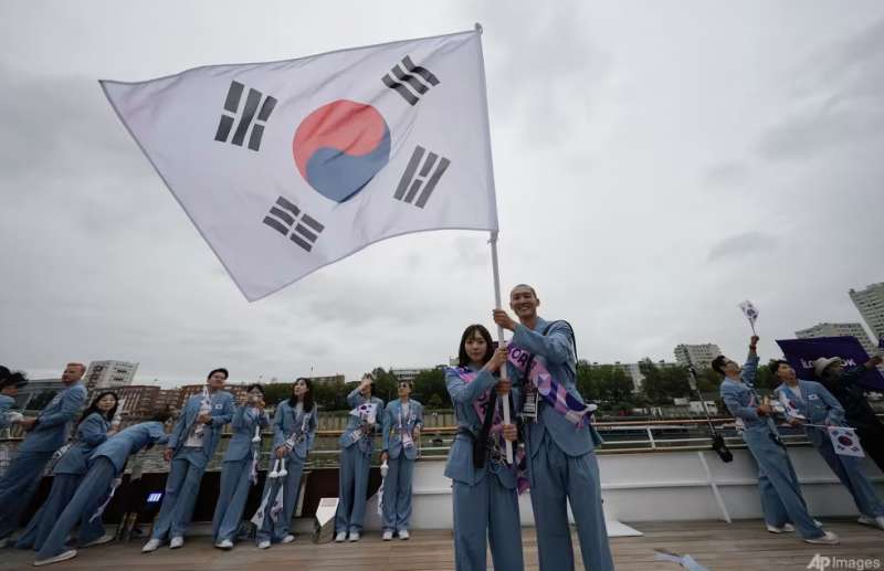 delegazione sudcoreana alla cerimonia di apertura delle olimpiadi di parigi 1