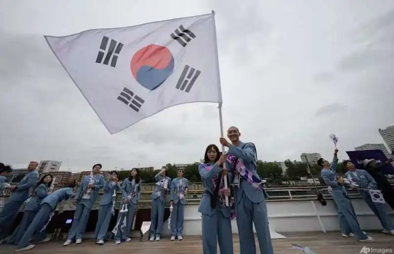 delegazione sudcoreana alla cerimonia di apertura delle olimpiadi di parigi  1