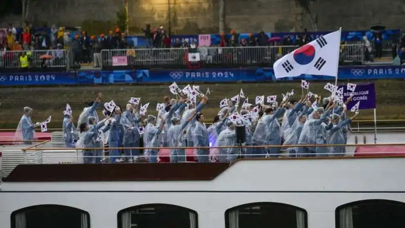 delegazione sudcoreana alla cerimonia di apertura delle olimpiadi di parigi  2