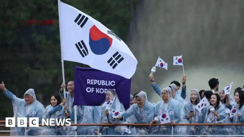 delegazione sudcoreana alla cerimonia di apertura delle olimpiadi di parigi  4