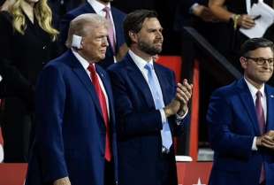 donald trump con jd vance alla convention repubblicana di milwaukee