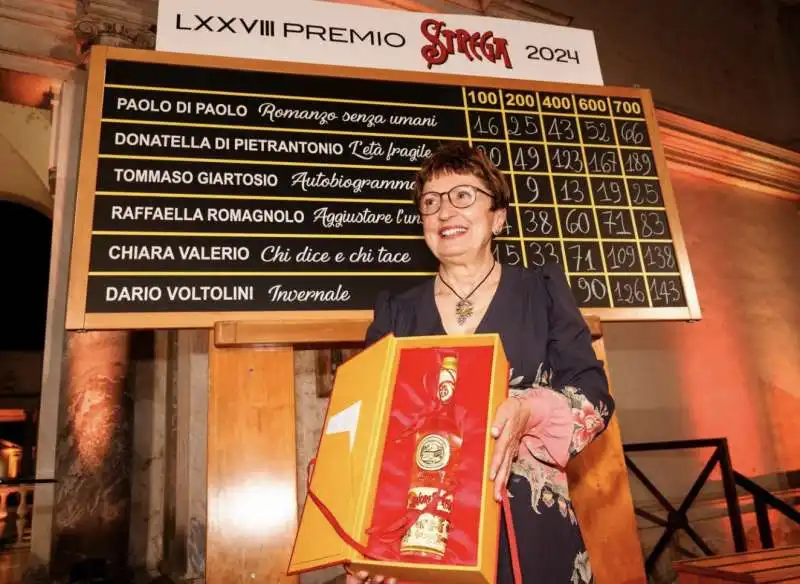 DONATELLA DI PIETRANTONIO VINCE IL PREMIO STREGA 