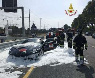 ferrari prende fuoco 3