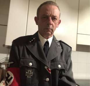 giovanni fuochi vestito da ufficiale nazista