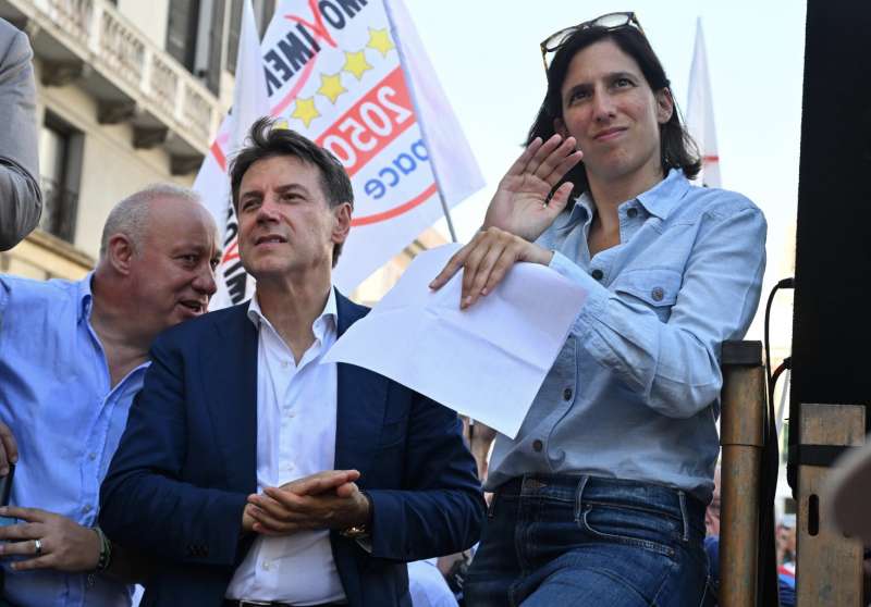 giuseppe conte elly schlein genova, manifestazione per le dimissioni di giovanni toti