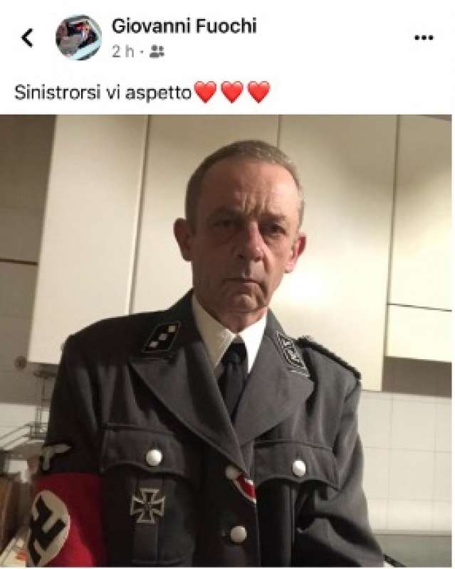 il post di giovanni fuochi vestito da ufficiale nazista