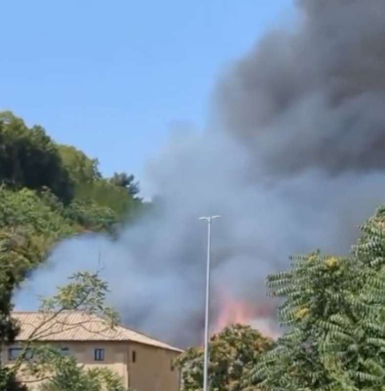 incendio a roma 5