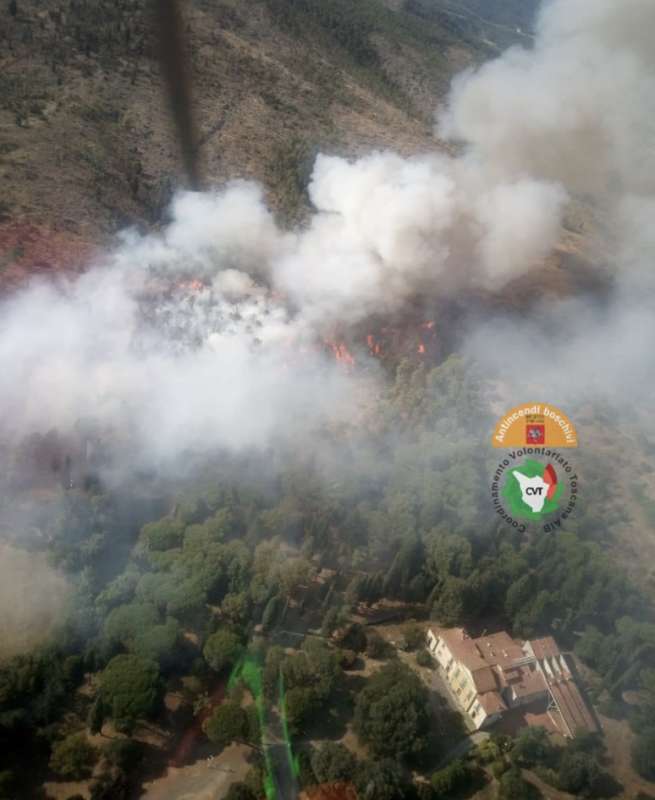 incendio al poligono di galceti, prato 5