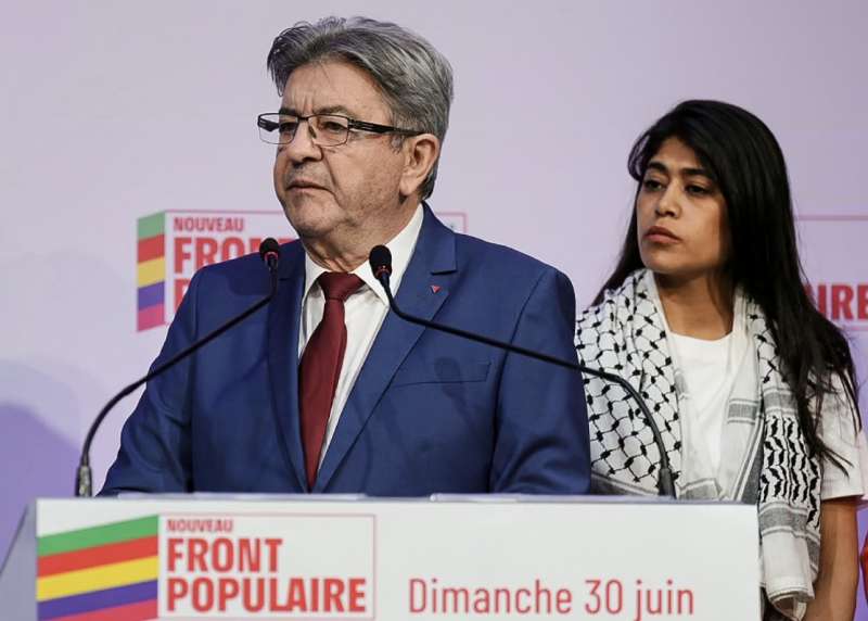 JEAN LUC MELENCHON CON L EURO DEPUTATA FRANCO PALESTINESE RIMA HASSAN DOPO LE ELEZIONI LEGISLATIVE