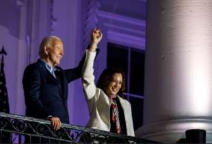 joe biden con kamala harris festa del 4 luglio