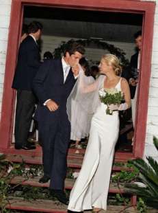 john f kennedy jr e carolyn bessette 2