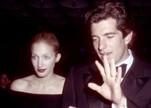 john f kennedy jr e carolyn bessette 3