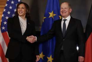 KAMALA HARRIS - OLAF SCHOLZ