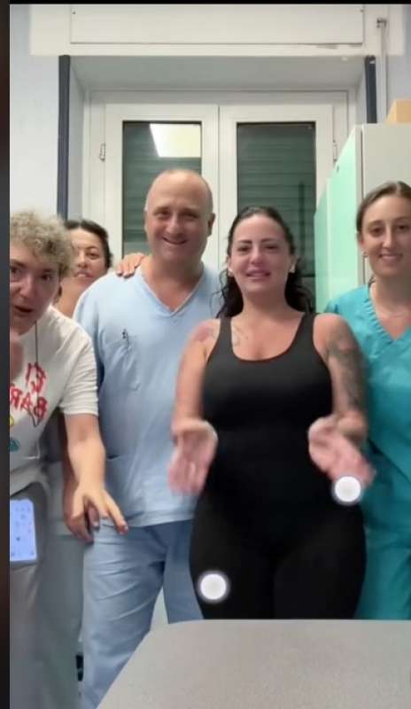 la tiktoker veronica acquaviva balla in ospedale 8