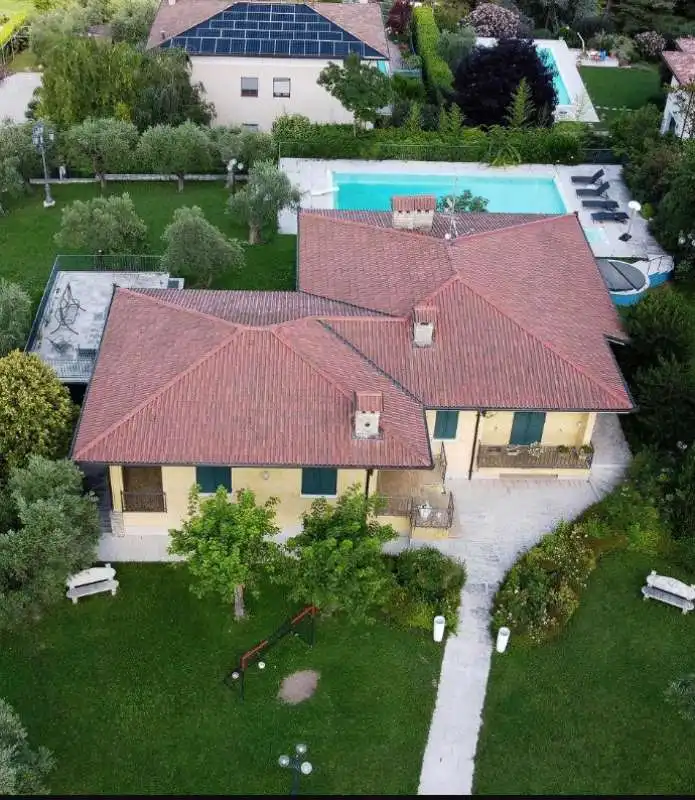 la villa di giacomo bozzoli a soiano del garda 