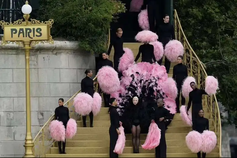 lady gaga   prove della cerimonia d apertura delle olimpiadi di parigi 2024.    2 