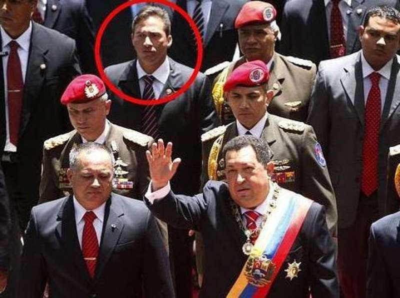 leamsy salazar (in rosso) con hugo chavez