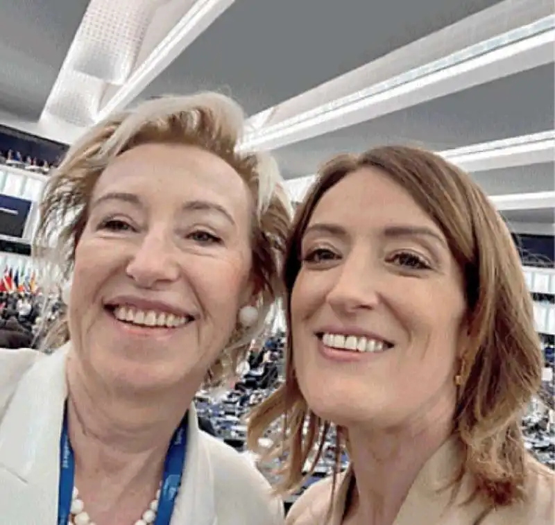 LETIZIA MORATTI CON ROBERTA METSOLA AL PARLAMENTO EUROPEO 