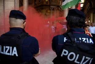 manifestanti pro palestina contro la visita di isaac herzog 5