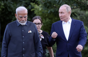 narendra modi e vladimir putin a mosca