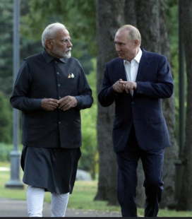 narendra modi e vladimir putin a mosca