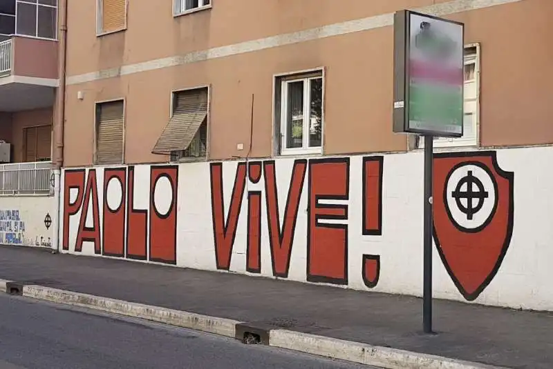 PAOLO VIVE - LA SCRITTA PER PAOLO DI NELLA A VIALE LIBIA