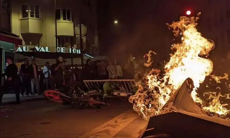 proteste contro il rassemblement national   9