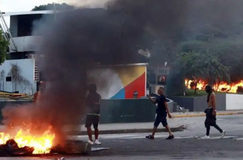 proteste in venezuela contro la rielezione di nicolas maduro   9