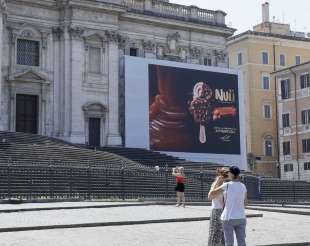 pubblicita a santa maria maggiore 1