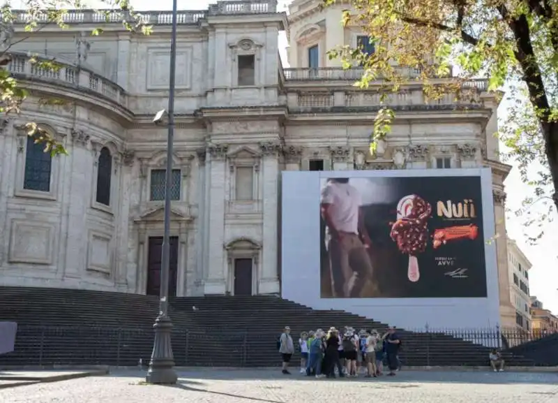 pubblicita a santa maria maggiore   2