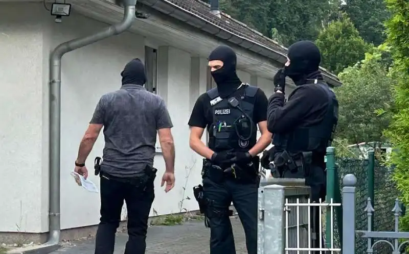 raid nella casa di juergen elsaesser 2