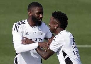 RUDIGER E VINICIUS