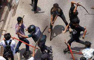 scontri e proteste in bangladesh 13