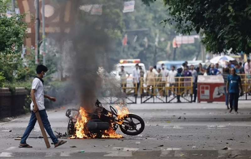 scontri e proteste in bangladesh 8